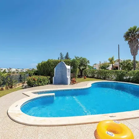 Carvoeiro Sleeps 8 Air Con Wifi
